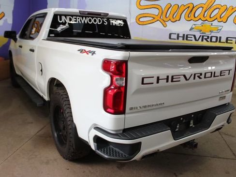 Used 2019 Chevrolet Silverado 1500 Custom w/ Custom Convenience Package AWD/4WD image 6