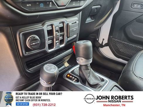 Used 2022 Jeep Wrangler Unlimited Sahara w/ Cold Weather Group image 31