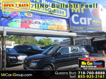 Used 2022 Hyundai Venue SE w/ Cargo Package
