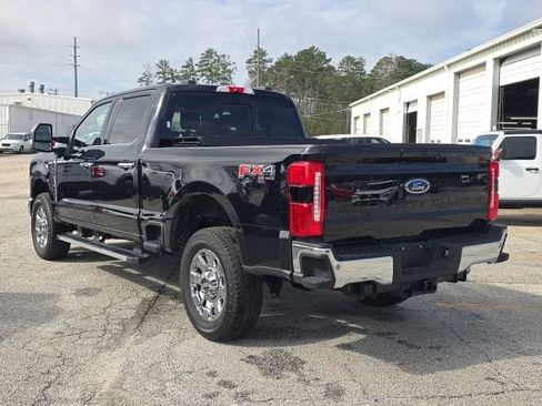 Used 2025 Ford F250 Lariat w/ Chrome Package image 3
