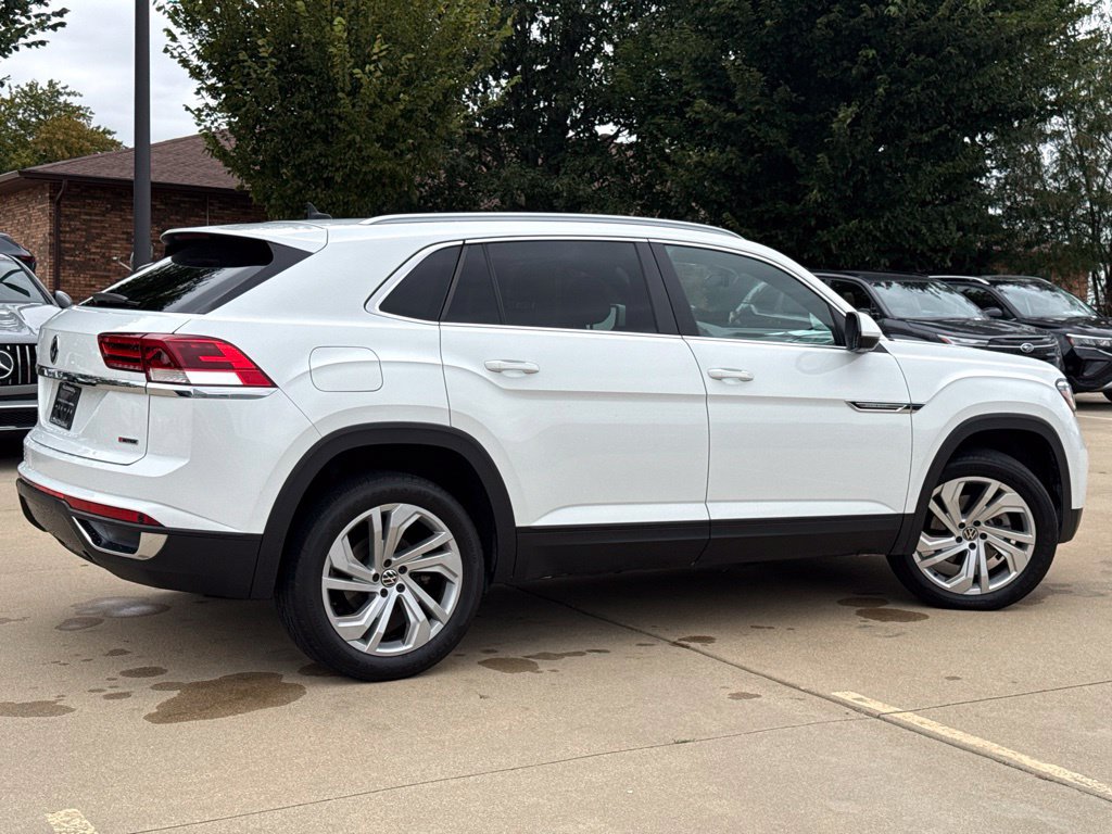 Used 2020 Volkswagen Atlas Cross Sport SEL AWD/4WD image 2