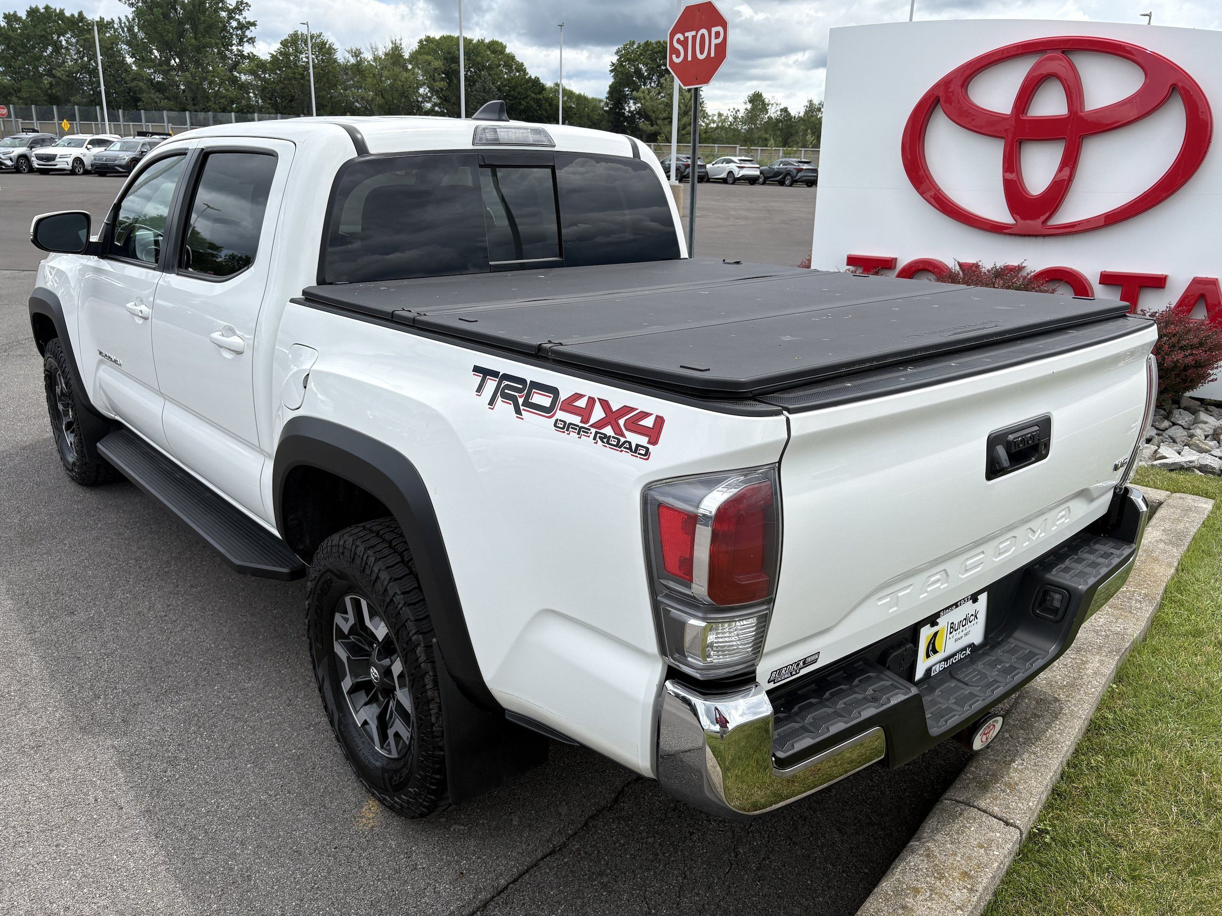 Used 2023 Toyota Tacoma TRD Off-Road AWD/4WD image 5
