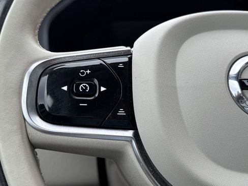 Used 2023 Volvo XC60 B5 Ultimate w/ Protection Package Premier FWD image 22
