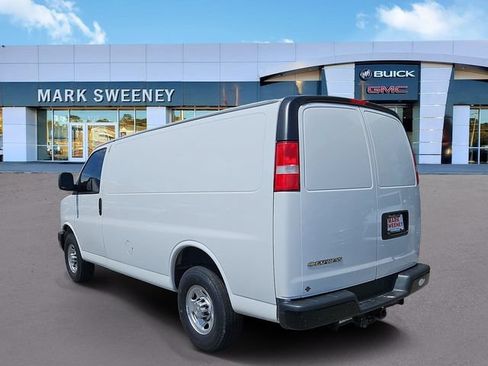 Used 2021 Chevrolet Express 2500 w/ Driver Convenience Package RWD image 27