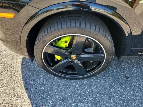 Used 2018 Porsche Cayenne S image 5