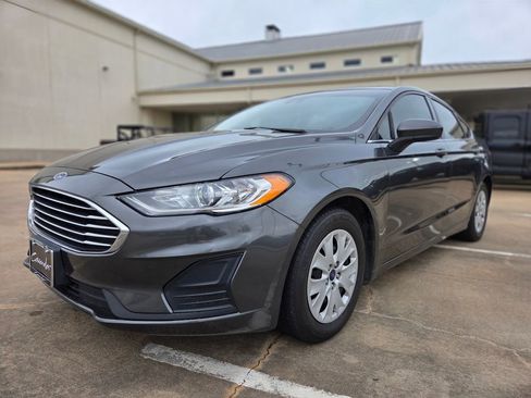 Used 2019 Ford Fusion S FWD image 1