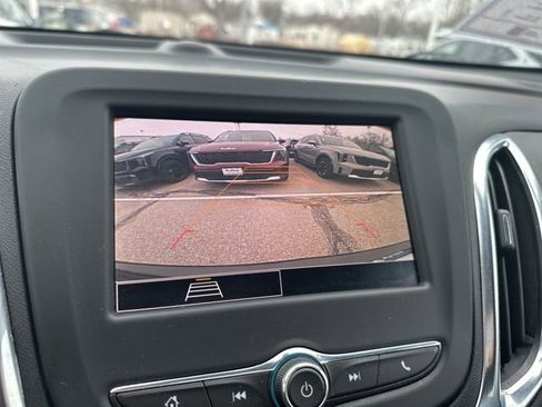 Used 2023 Chevrolet Equinox LT image 19