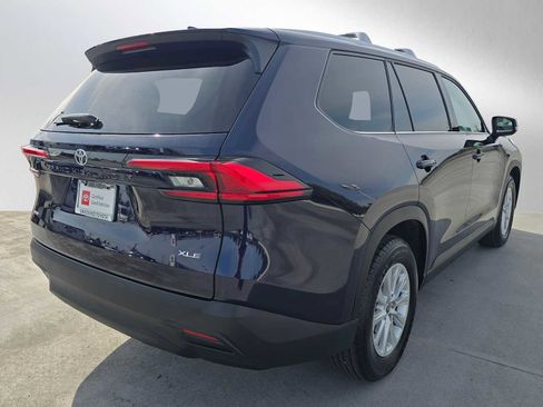 Used 2024 Toyota Grand Highlander AWD image 3