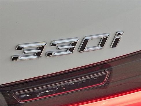 Certified 2025 BMW 330i xDrive Sedan w/ Premium Package image 22