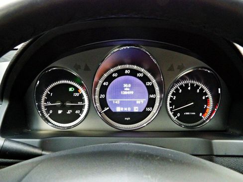 Used 2010 Mercedes-Benz C 300 Sedan image 16