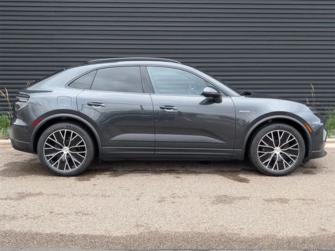 Used 2024 Porsche Macan 4 Electric image 26