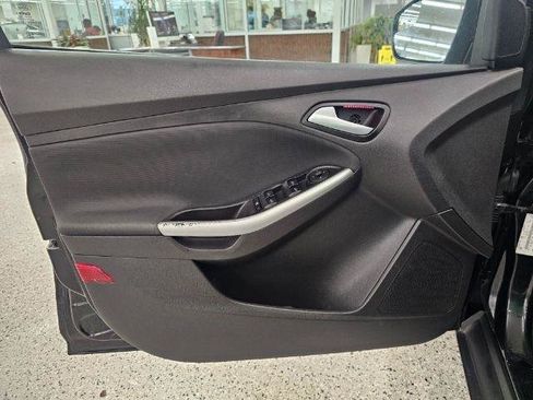 Used 2013 Ford Focus SE FWD image 25
