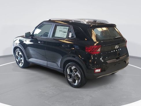 New 2026 Hyundai Venue SEL FWD image 7