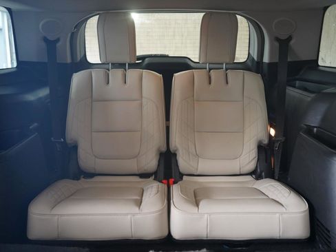 Used 2016 Ford Explorer Platinum AWD/4WD image 40
