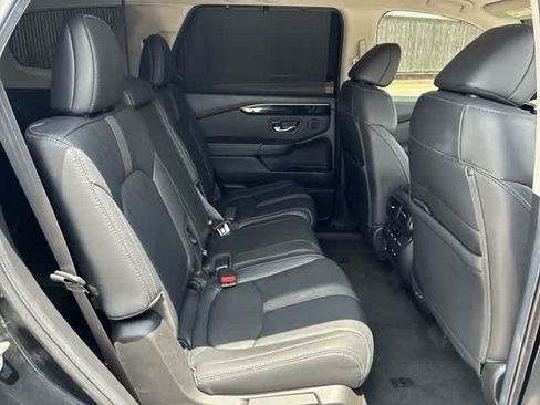 Used 2025 Honda Pilot EX-L image 21