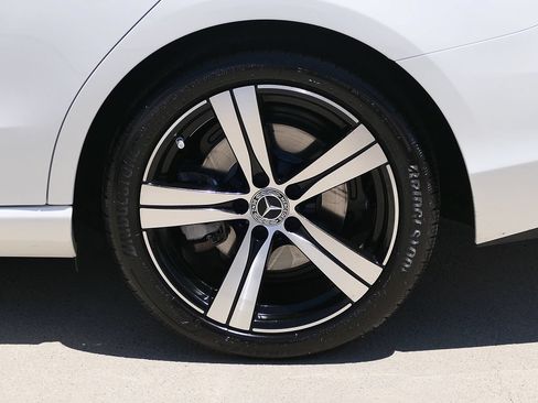 Used 2023 Mercedes-Benz C 300 Sedan image 7