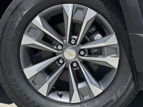 New 2026 Chevrolet Equinox LT FWD image 9
