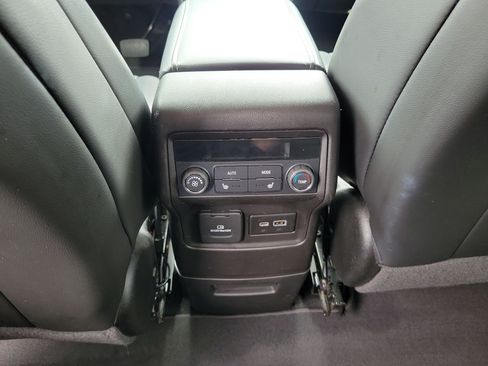 Used 2022 GMC Acadia Denali w/ Denali Ultimate Package AWD/4WD image 12