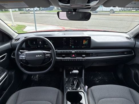 Used 2025 Kia K4 LXS image 23