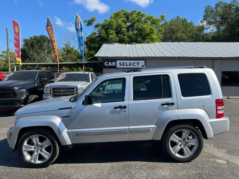 Used 2012 Jeep Liberty Limited Jet w/ Comfort/Convenience Group AWD/4WD image 8