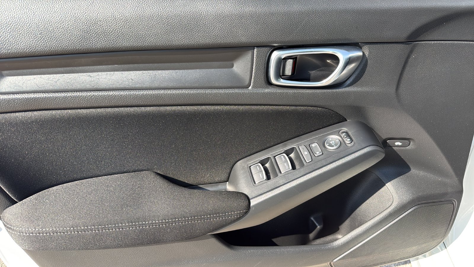 Used 2025 Honda Civic Sport image 6