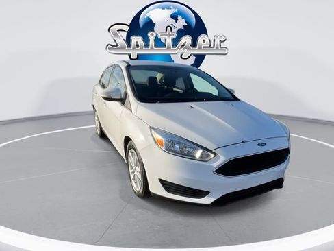 Used 2018 Ford Focus SE w/ Cold Weather Package image 2