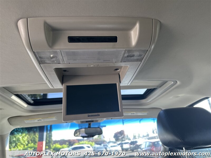 Used 2011 GMC Yukon Denali AWD/4WD image 14