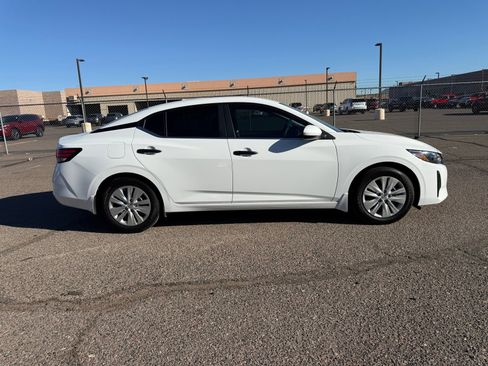Used 2025 Nissan Sentra S image 4