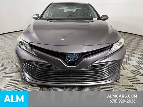 Used 2019 Toyota Camry XLE image 13