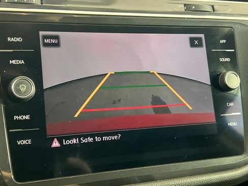 Used 2019 Volkswagen Tiguan SE image 35