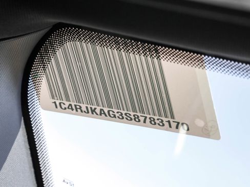 New 2025 Jeep Grand Cherokee L Altitude image 30