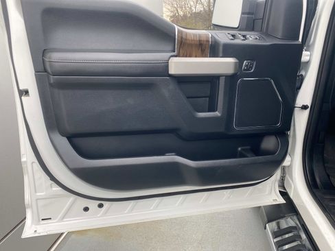 Used 2020 Ford F150 Lariat w/ Equipment Group 502A Luxury image 15