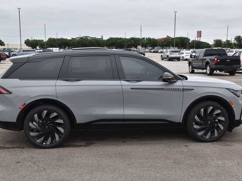 New 2026 Lincoln Nautilus Reserve w/ Jet Appearance Package AWD/4WD image 5