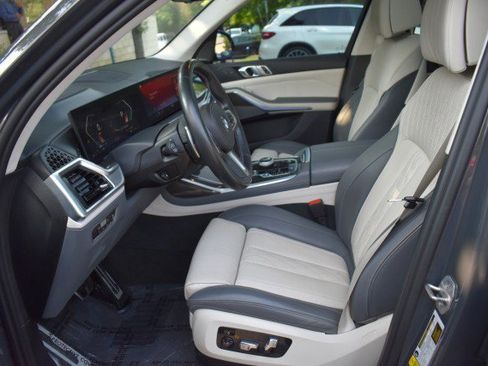 Used 2023 BMW X7 M60i AWD/4WD image 28