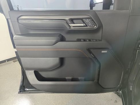 Used 2025 GMC Sierra 2500 AT4 w/ Technology Package image 14