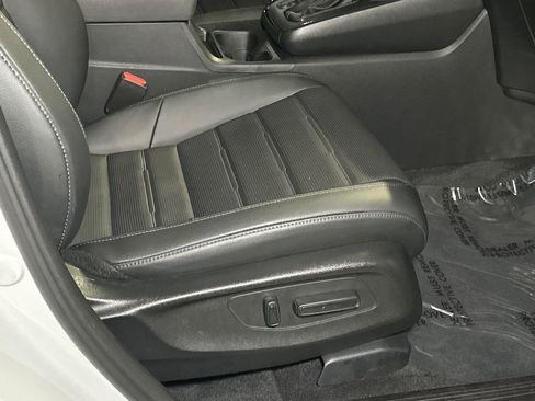 Used 2024 Honda CR-V EX-L image 13