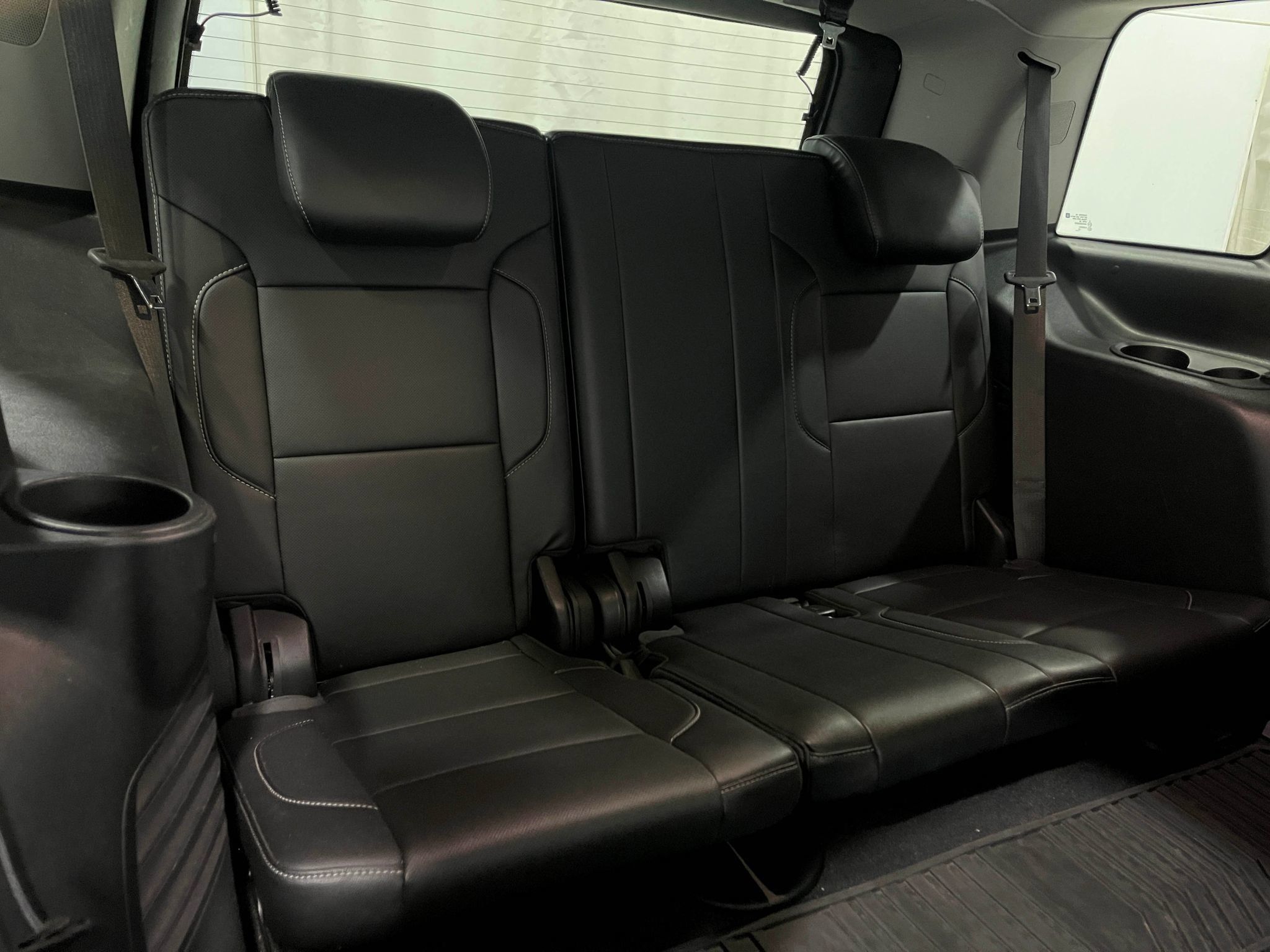 Used 2019 GMC Yukon SLT w/ Premium Edition AWD/4WD image 32