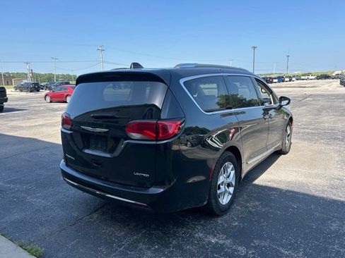 Used 2020 Chrysler Pacifica Limited FWD image 64