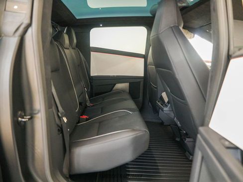 Used 2024 Tesla Cybertruck AWD Crew Cab image 27