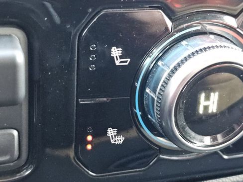 Used 2023 GMC Sierra 1500 SLE image 14