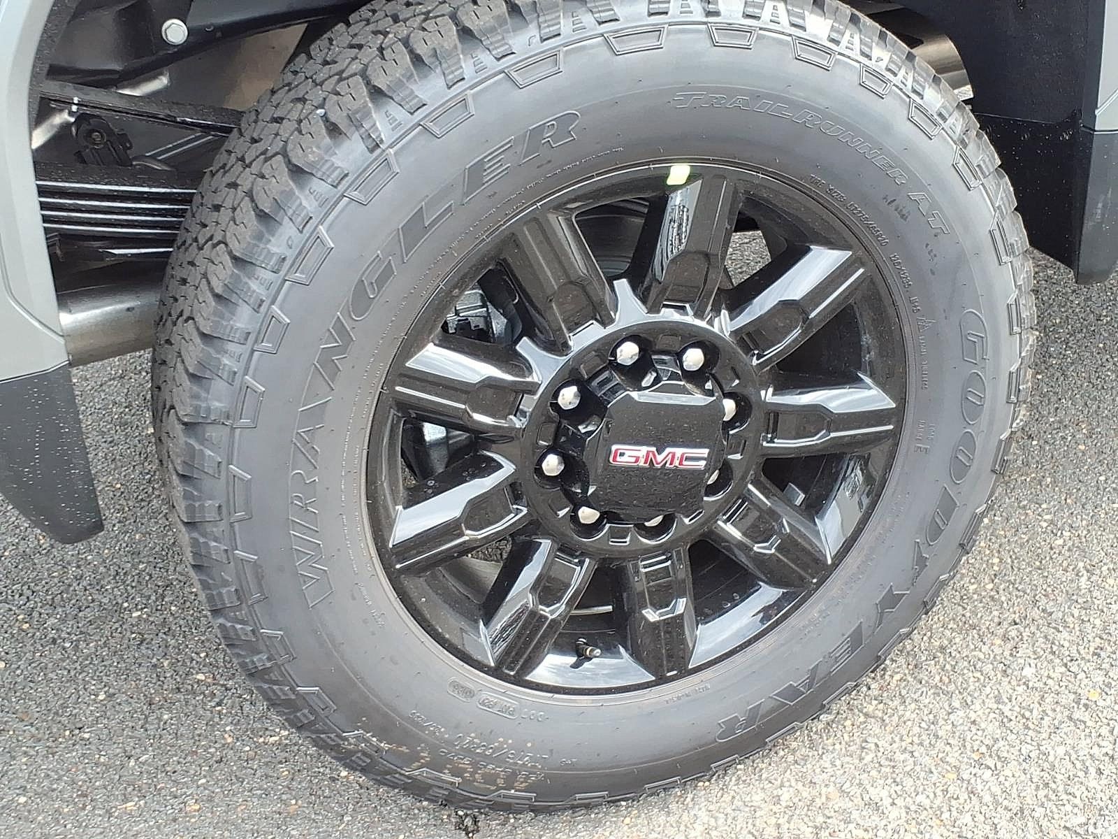 New 2026 GMC Sierra 3500 AT4 w/ AT4 Premium Plus Package AWD/4WD image 7