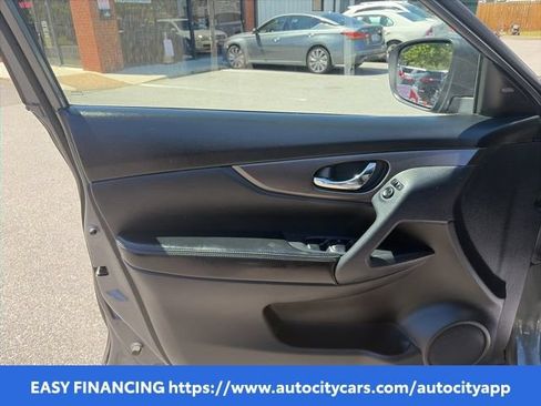 Used 2015 Nissan Rogue SV w/ SV Premium Package FWD image 6