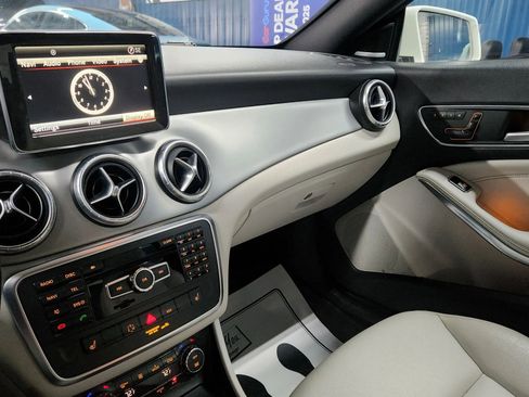 Used 2014 Mercedes-Benz CLA 250 4MATIC image 29
