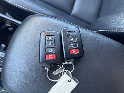 Used 2016 Toyota RAV4 Limited AWD/4WD image 32