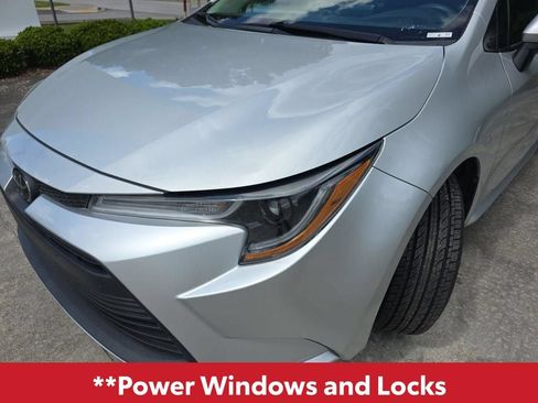 Used 2023 Toyota Corolla LE FWD image 12