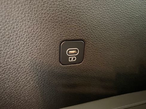 Used 2026 Kia Carnival LXS FWD image 41