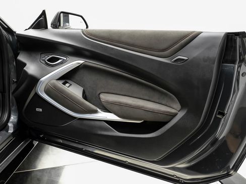 Used 2018 Chevrolet Camaro ZL1 RWD image 41