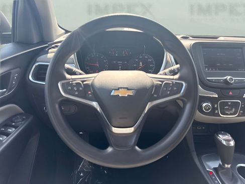 Used 2020 Chevrolet Equinox LS FWD image 12