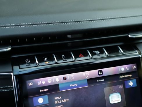 Used 2022 Jeep Grand Cherokee Overland w/ Luxury Tech Group IV image 13