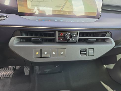 New 2026 Nissan Leaf Platinum+ image 22